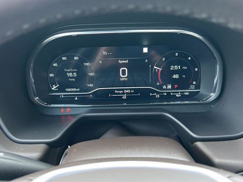 Used 2023 GMC Yukon XL SLT image 14