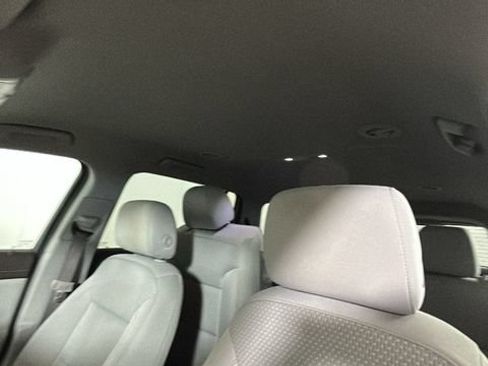 Used 2022 GMC Acadia SLE w/ LPO, Cargo Package AWD/4WD image 13