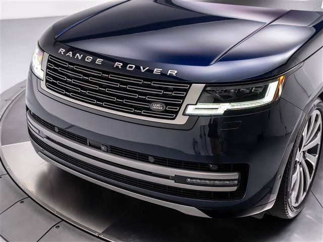 Used 2023 Land Rover Range Rover SE AWD/4WD image 9