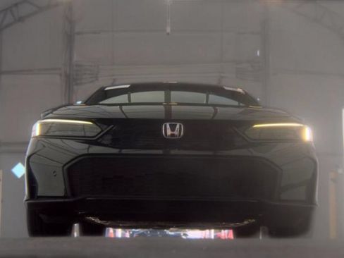 Used 2025 Honda Civic Sport Touring image 3