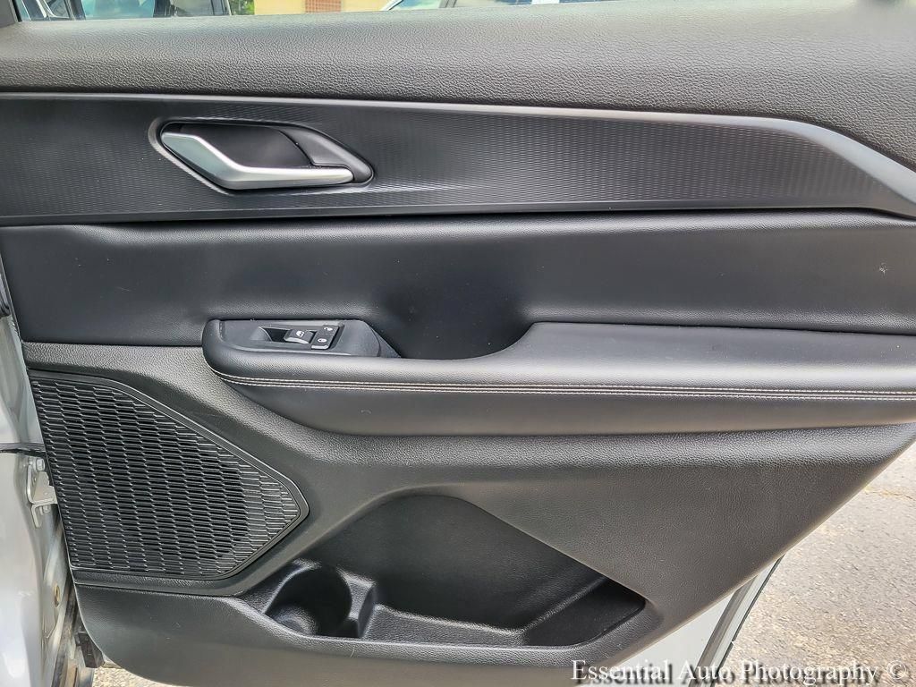 Used 2023 Jeep Grand Cherokee L Laredo RWD image 23