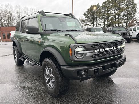 Used 2023 Ford Bronco Badlands image 4