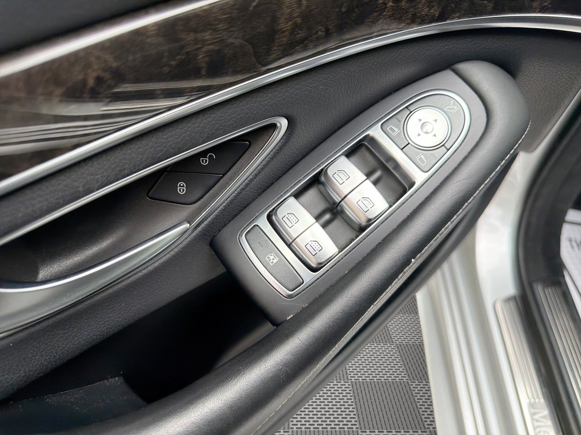 Used 2018 Mercedes-Benz S 560 4MATIC Sedan image 15