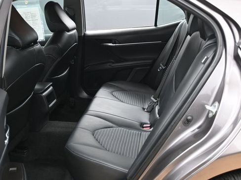 Used 2024 Toyota Camry SE image 27