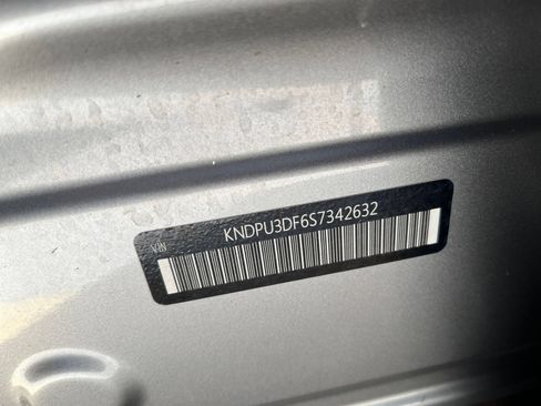 Used 2025 Kia Sportage LX FWD image 28