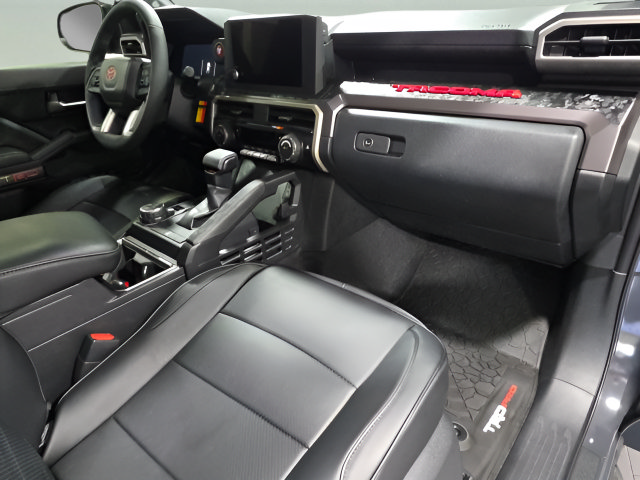 Used 2025 Toyota Tacoma TRD Off-Road AWD/4WD image 21