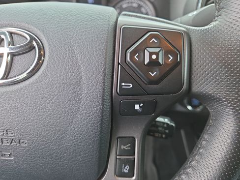 Certified 2020 Toyota Tacoma TRD Off-Road AWD/4WD image 26