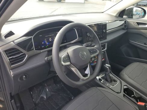 New 2026 Volkswagen Taos SE FWD image 13