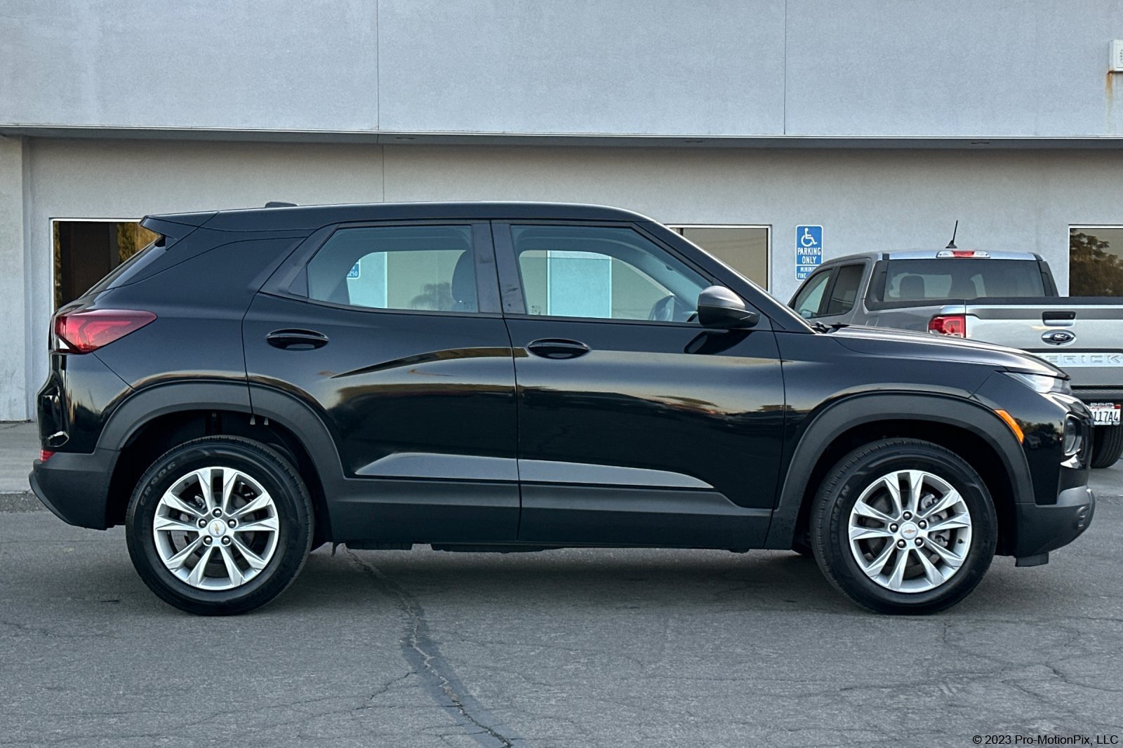 Used 2023 Chevrolet TrailBlazer LS FWD image 3