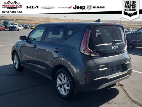 Used 2023 Kia Soul LX w/ Option Group 015 FWD image 4