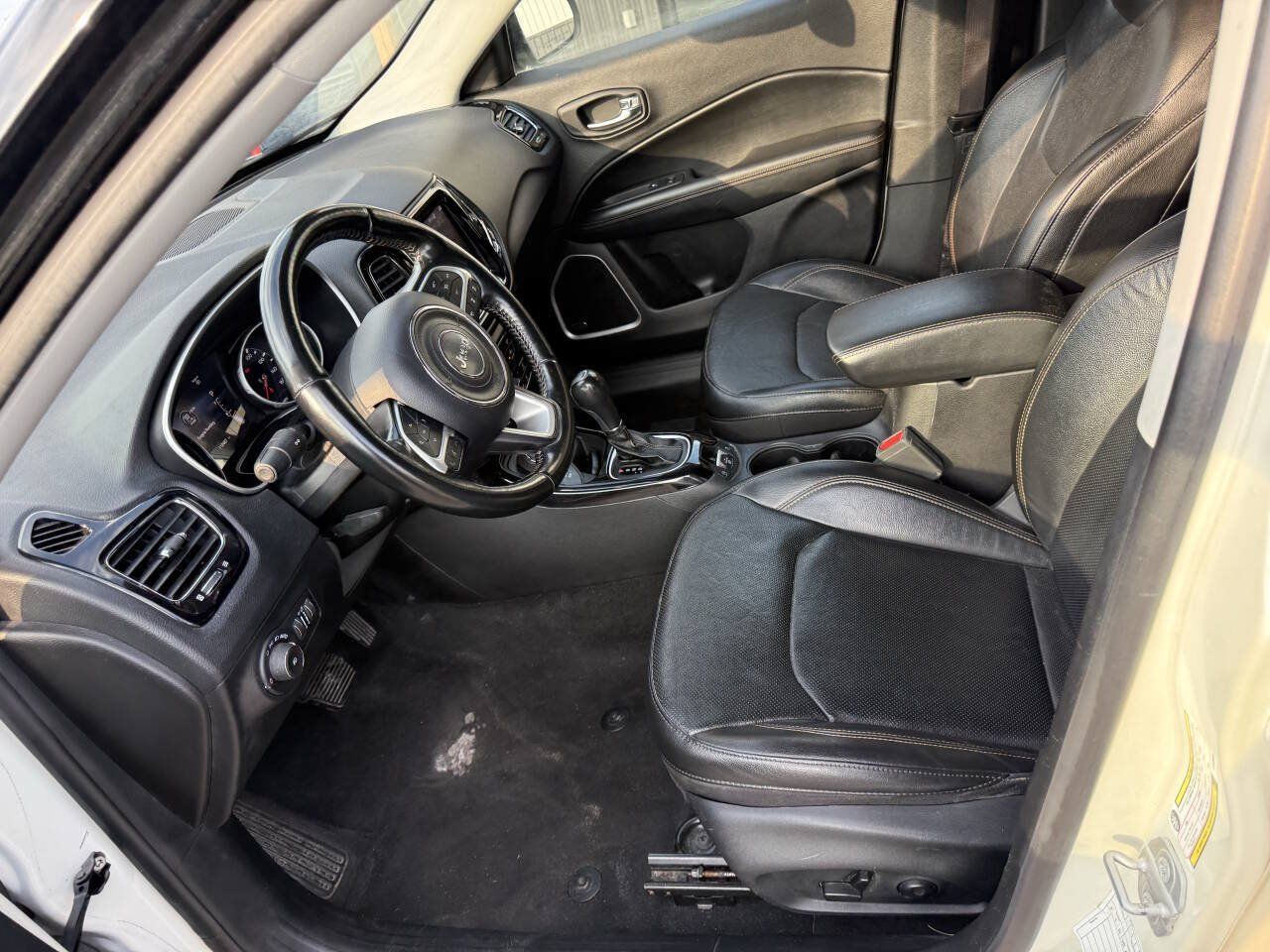 Used 2021 Jeep Compass Limited w/ Sun and Sound Group AWD/4WD image 18