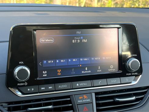 Used 2024 Nissan Altima 2.5 S image 7