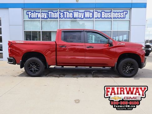 Used 2021 Chevrolet Silverado 1500 LT Trail Boss w/ Convenience Package II image 1