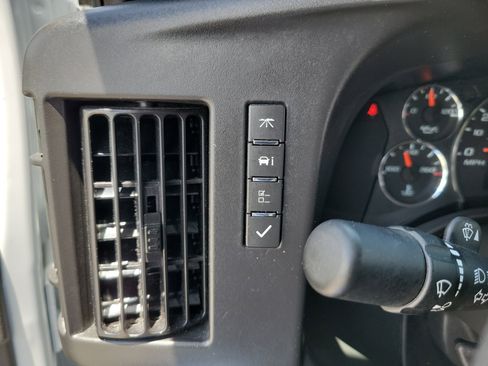 Used 2025 Chevrolet Express 3500 LT w/ LT Preferred Equipment Group RWD image 23