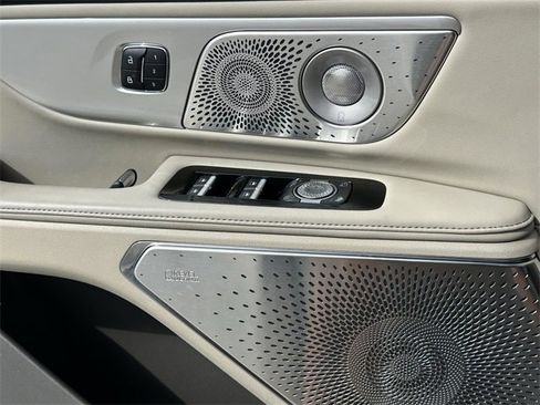 Used 2024 Lincoln Nautilus Reserve w/ Equipment Group 203A image 25