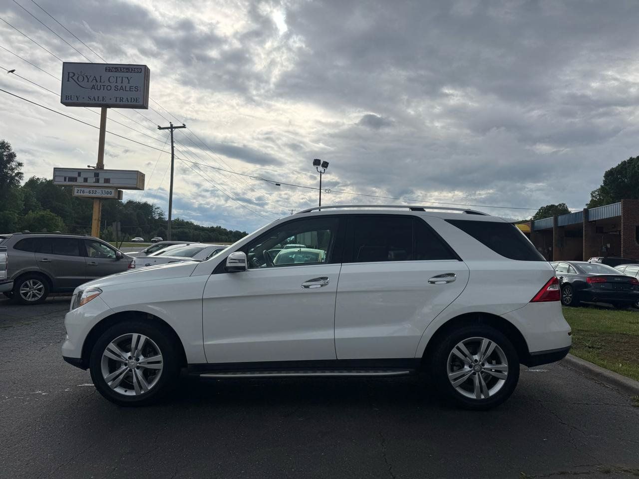 Used 2014 Mercedes-Benz ML 350 4MATIC w/ Premium 1 Package image 8