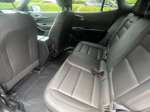 Used 2025 Chevrolet Trax RS w/ Sunroof Package FWD image 17