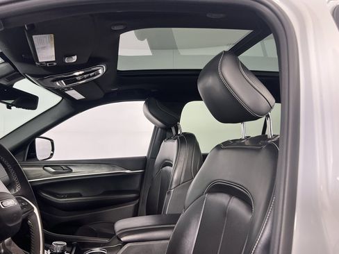 Used 2024 Jeep Grand Cherokee L Limited w/ Luxury Tech Group II image 16