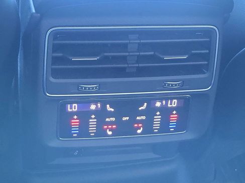 Used 2023 Audi Q8 Premium Plus image 28