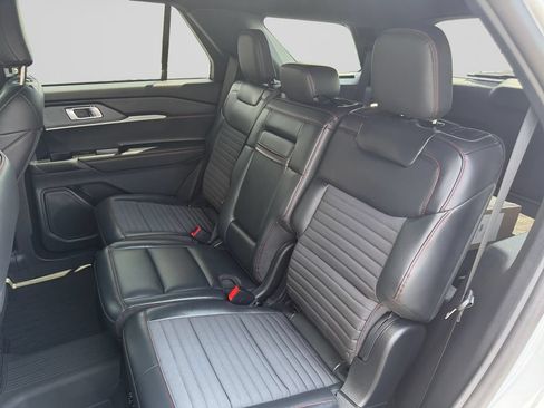 Used 2026 Ford Explorer ST-Line RWD image 13