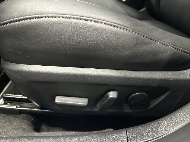 Used 2023 MAZDA MAZDA3 s FWD image 18