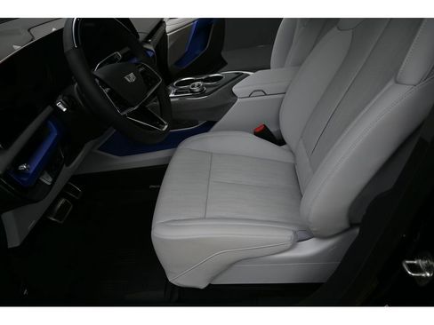 New 2026 Cadillac Optiq Luxury 2 w/ LPO, Floor Liner Package AWD/4WD image 10