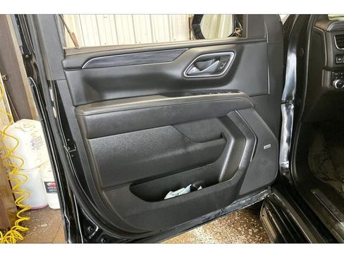 Used 2024 GMC Yukon SLT w/ SLT Luxury Package AWD/4WD image 24