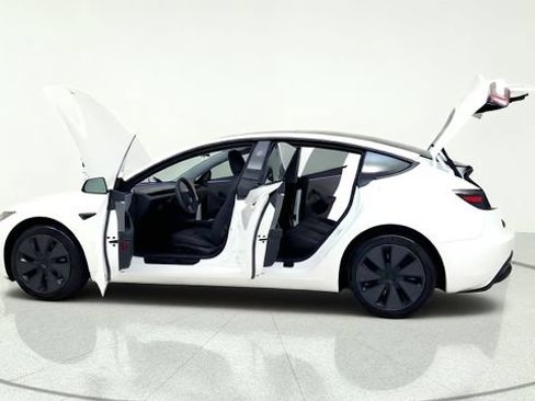 Used 2025 Tesla Model 3 RWD image 15