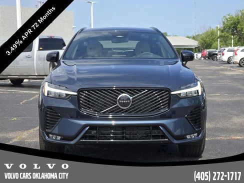 Used 2026 Volvo XC60 B5 Core w/ Protection Package Premier image 2