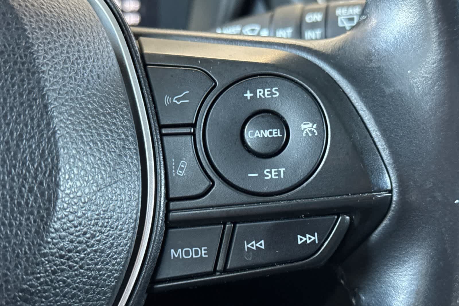 Used 2022 Toyota Corolla Cross LE FWD image 25