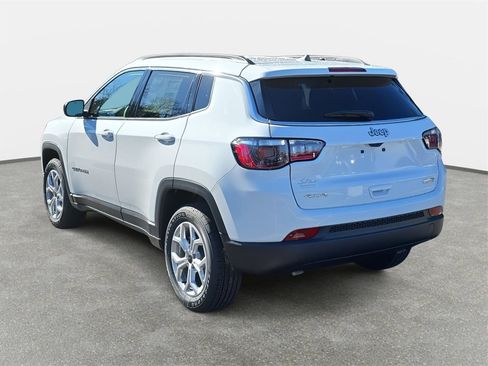 New 2026 Jeep Compass Latitude image 7