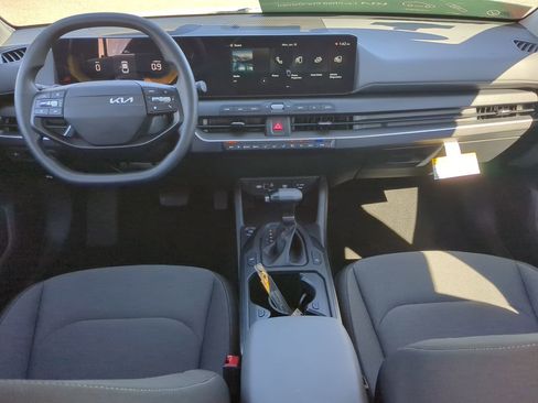 Certified 2025 Kia K4 LX image 12