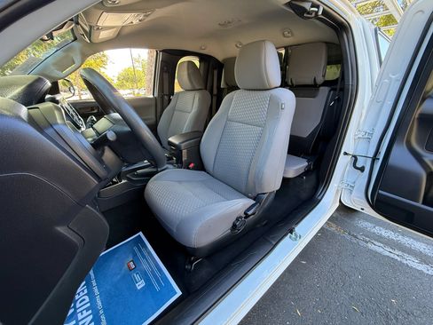 Used 2022 Toyota Tacoma SR RWD image 13