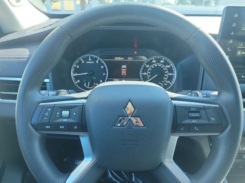 New 2026 Mitsubishi Outlander ES image 22