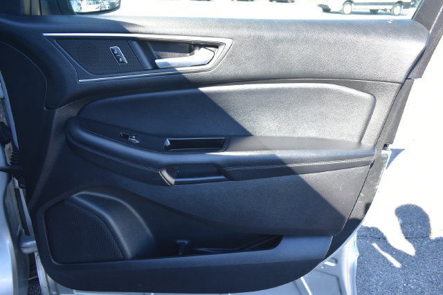 Used 2016 Ford Edge SEL w/ Equipment Group 201A AWD/4WD image 46