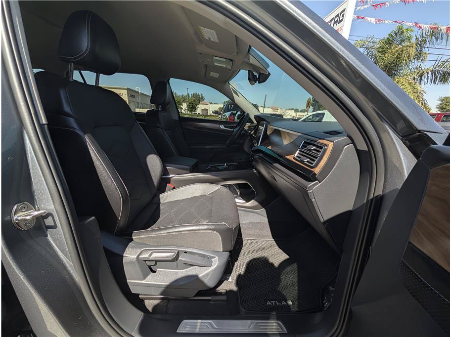 Used 2024 Volkswagen Atlas SE FWD image 15