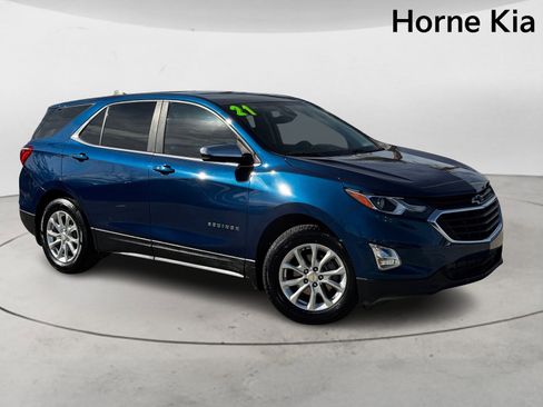 Used 2021 Chevrolet Equinox LT image 2