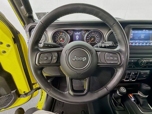 Used 2022 Jeep Wrangler Unlimited Sport AWD/4WD image 3
