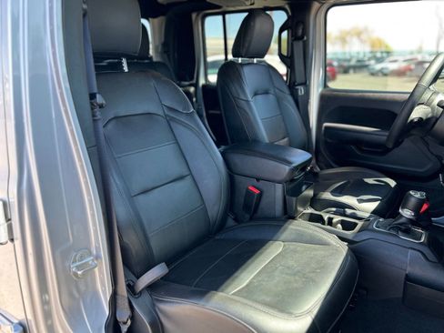 Used 2023 Jeep Gladiator Sport AWD/4WD image 11
