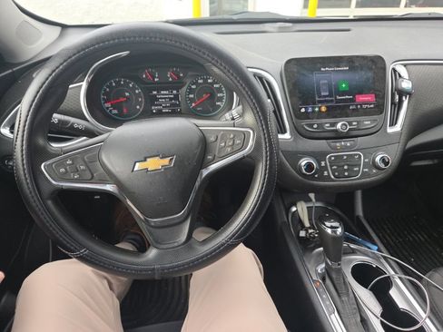 Used 2020 Chevrolet Malibu LT FWD image 11