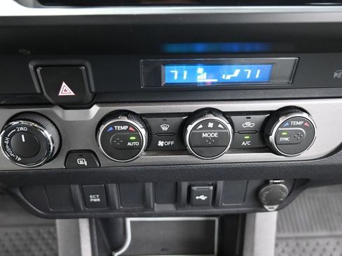 Used 2022 Toyota Tacoma SR AWD/4WD image 17