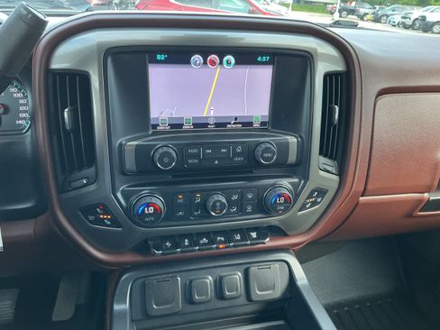 Used 2015 Chevrolet Silverado 2500 High Country w/ Duramax Plus Package AWD/4WD image 9