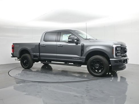 New 2026 Ford F250 Lariat w/ Black Appearance Package image 25
