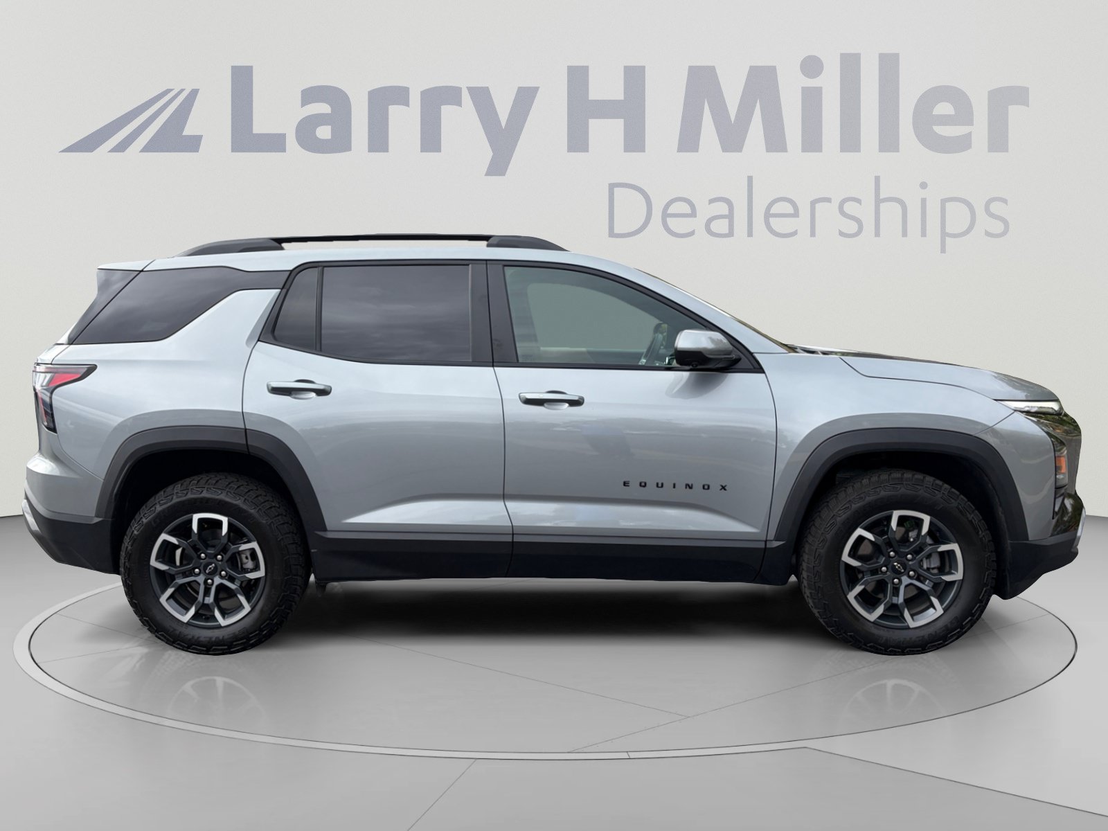Used 2025 Chevrolet Equinox ACTIV w/ Safety and Technology Package AWD/4WD image 6