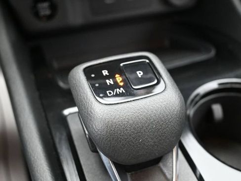 Used 2025 Nissan Rogue SV FWD image 22