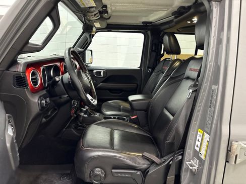 Used 2019 Jeep Wrangler Unlimited Rubicon w/ Cold Weather Group AWD/4WD image 13