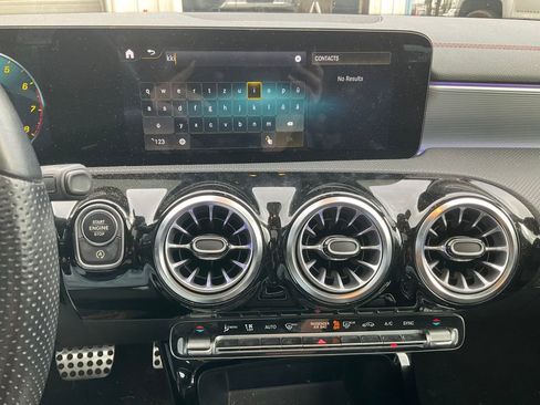 Used 2022 Mercedes-Benz CLA 250 CLA 250 image 23