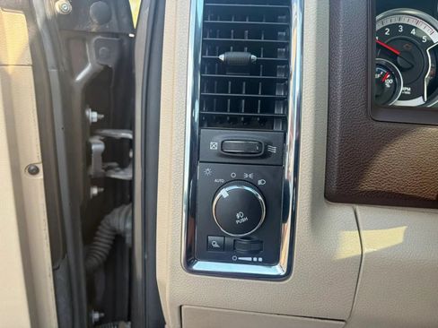 Used 2016 RAM 2500 Laramie w/ Convenience Group AWD/4WD image 19