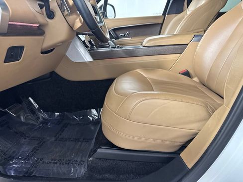 Used 2023 Land Rover Range Rover SE AWD/4WD image 15