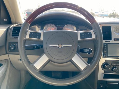 Used 2008 Chrysler 300 C w/ Protection Group II image 11